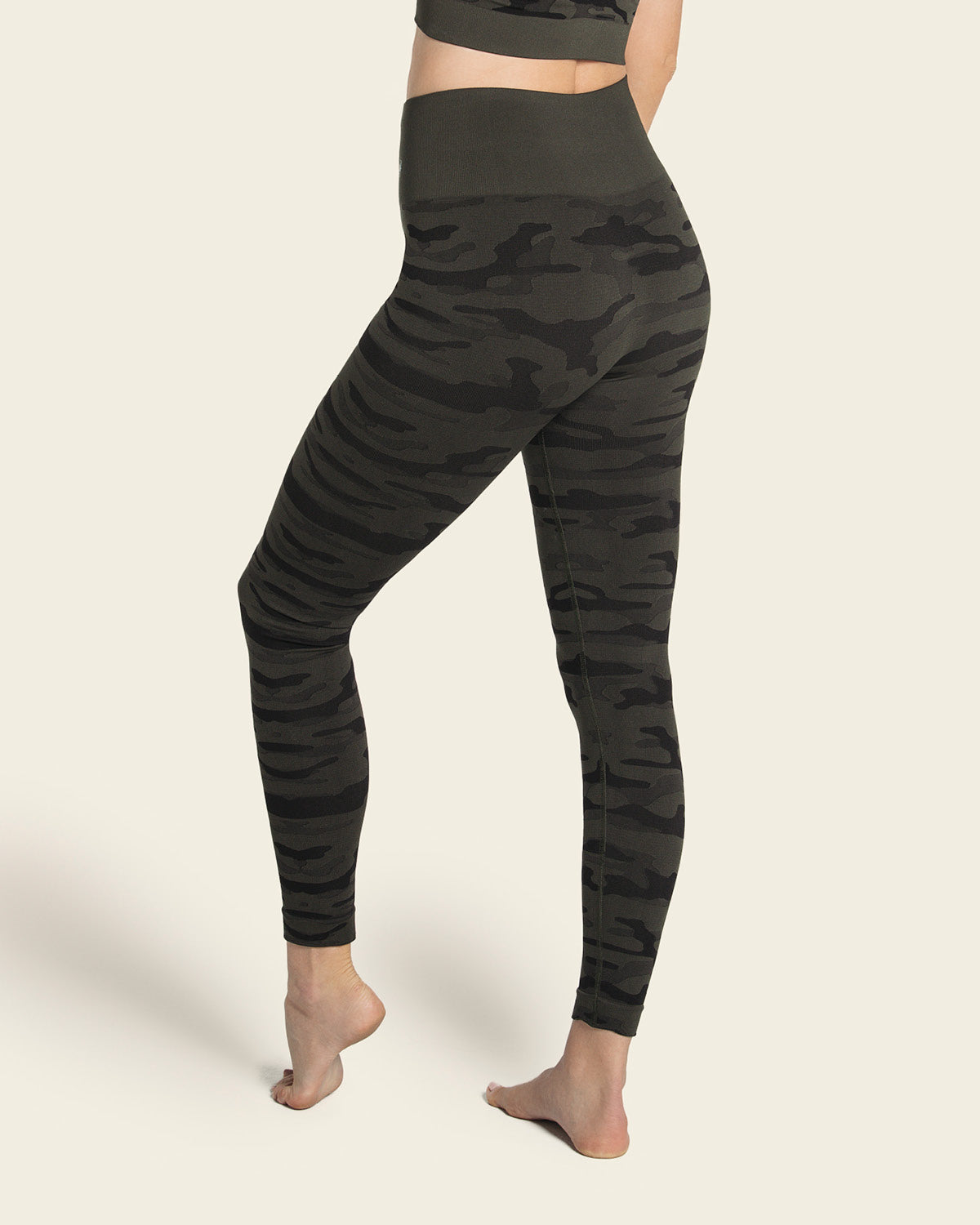 Sculpting high-waisted graphic active legging