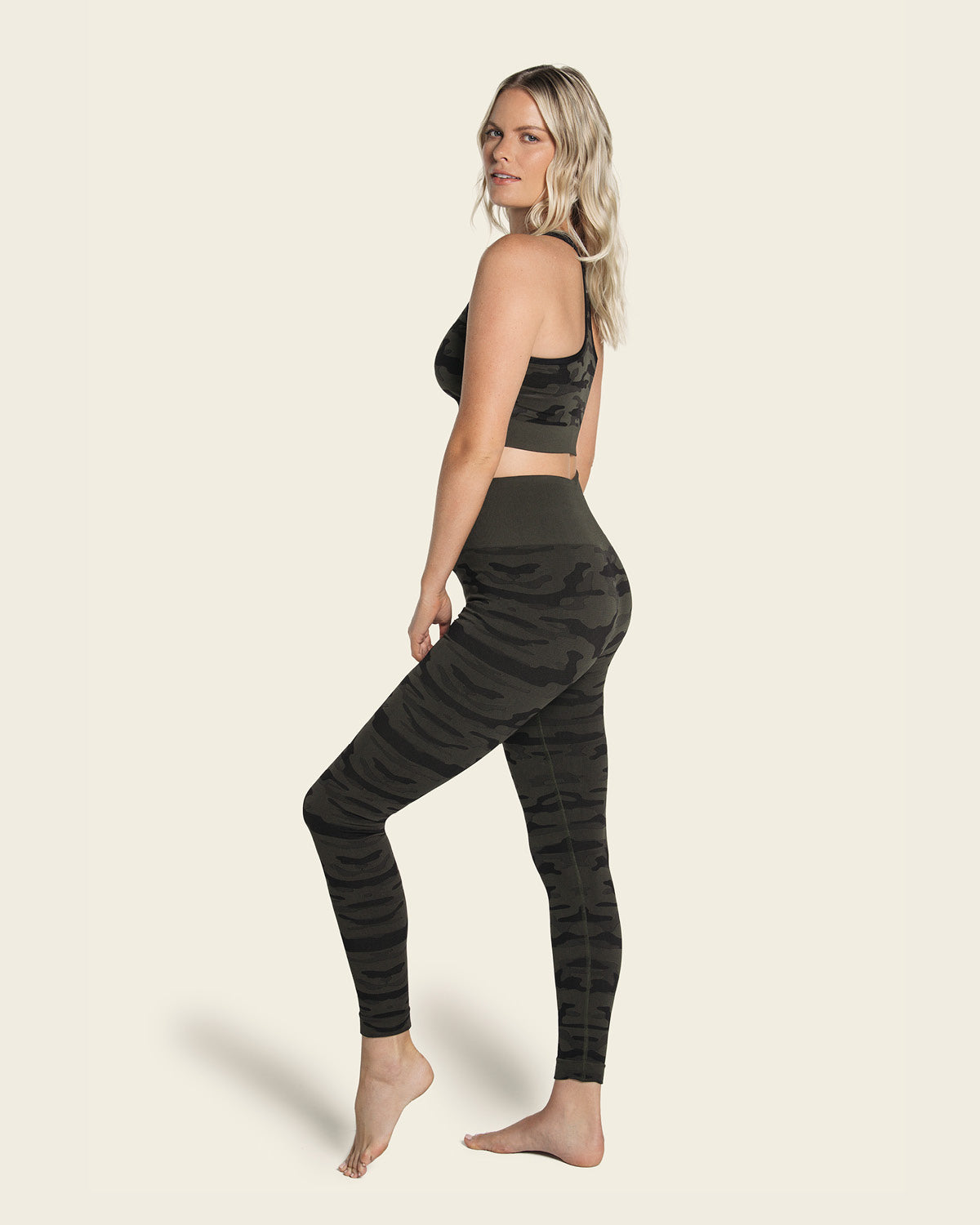 Sculpting high-waisted graphic active legging