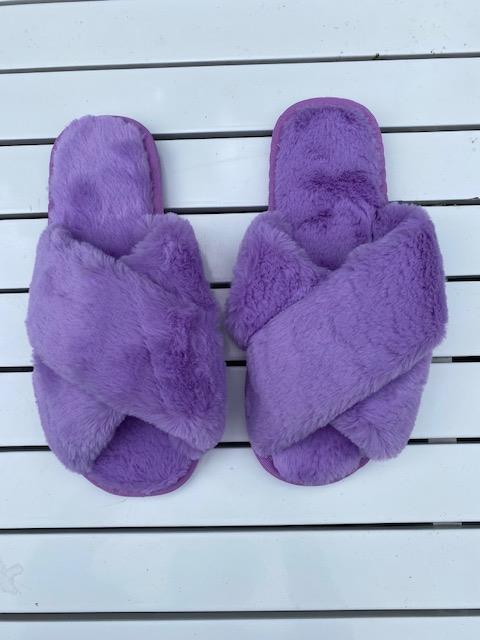 Fur sandal purple