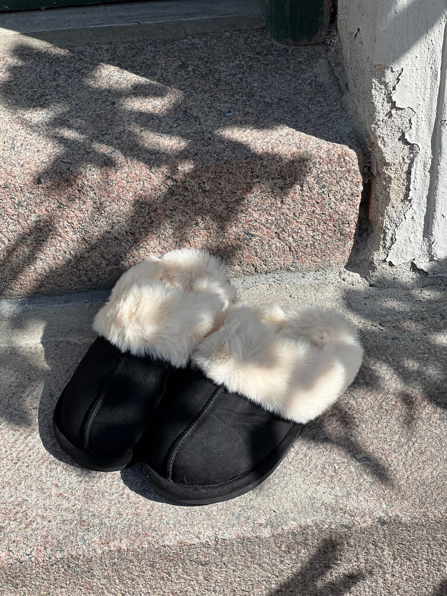 Slippers - Black